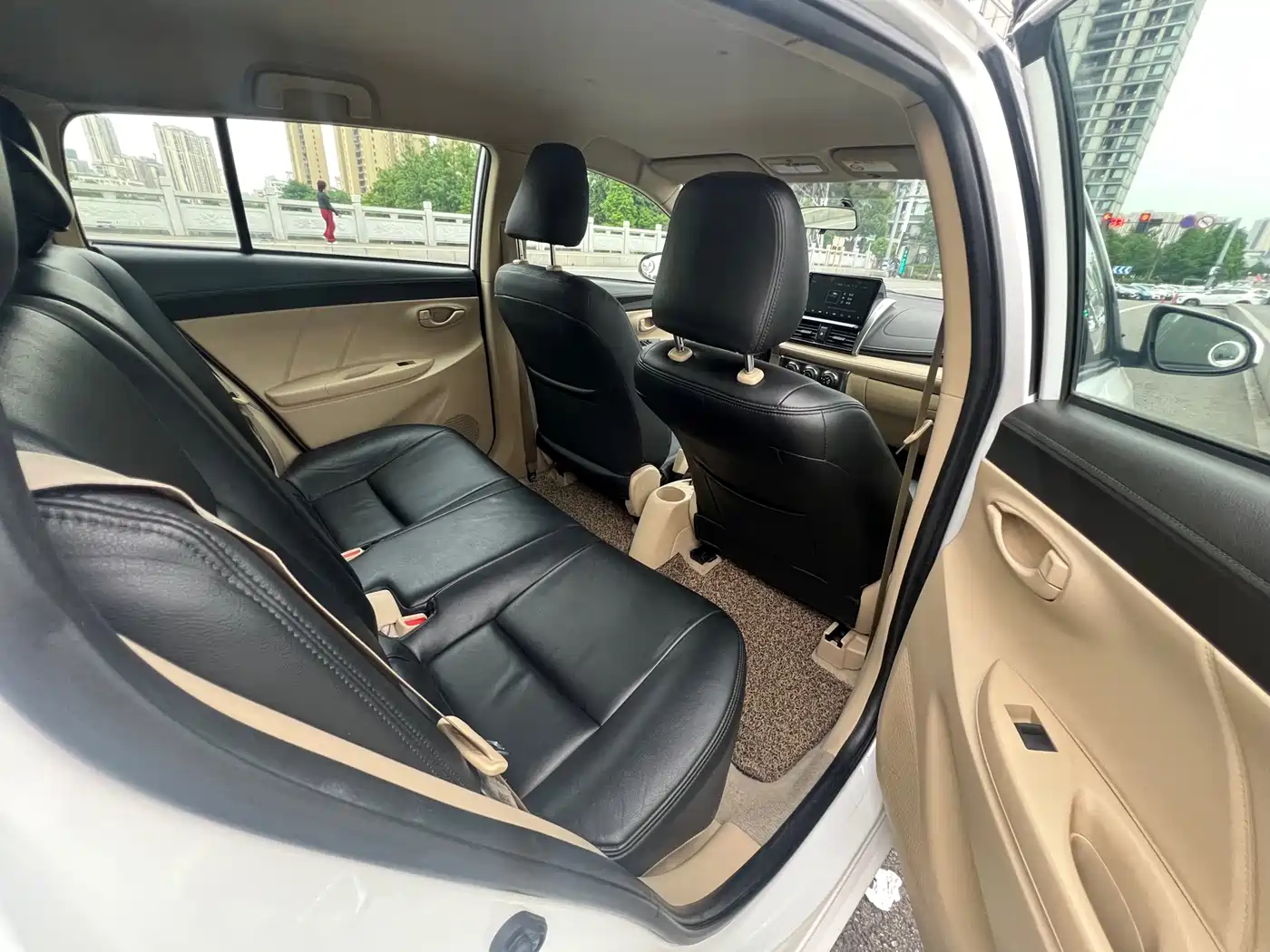 Toyota YARiS L Zhi Xuan 2014 1.5G Automatic Dynamic Edition фото 8