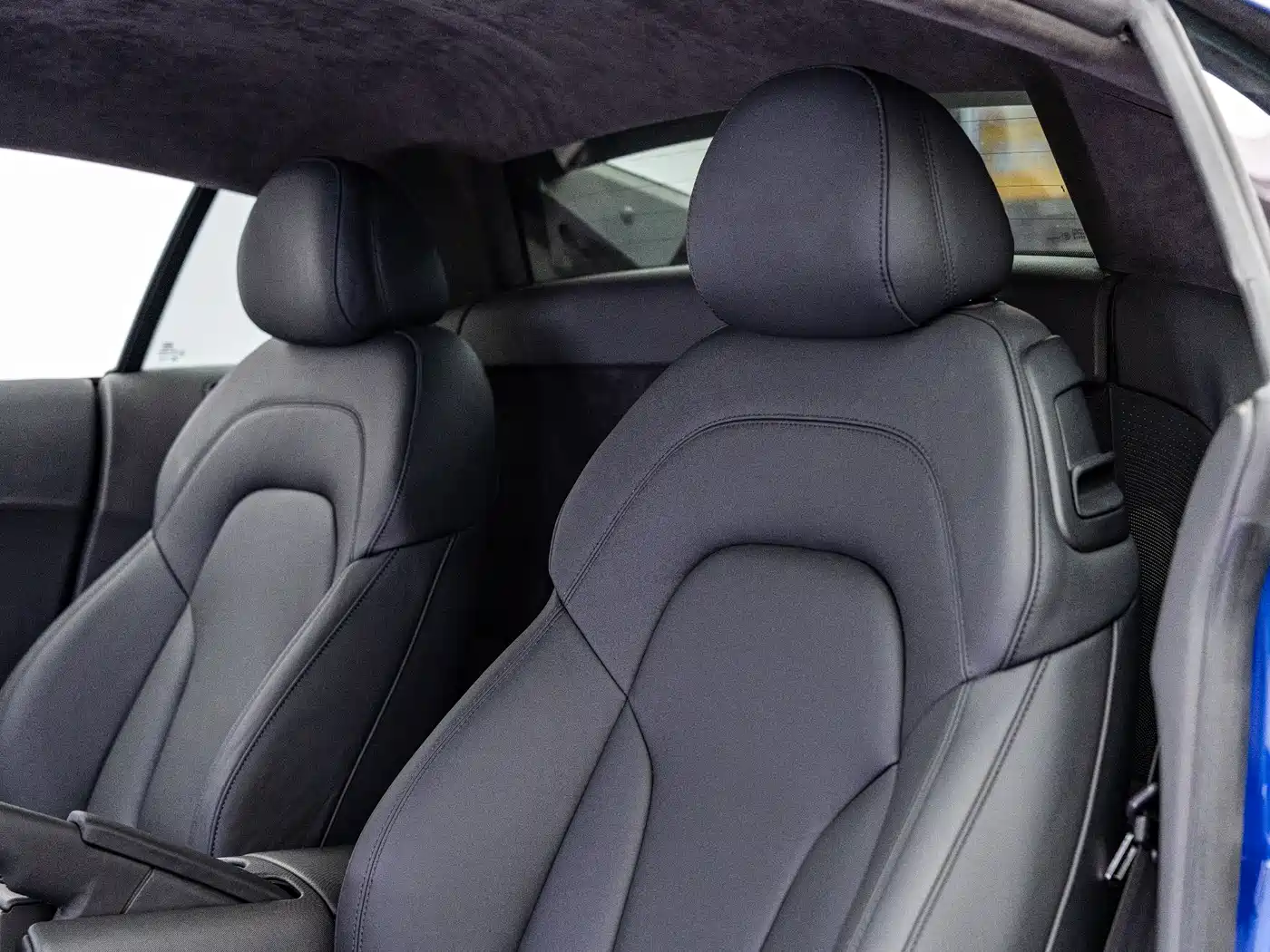 Audi R8 2010 5.2 FSI quattro фото 17