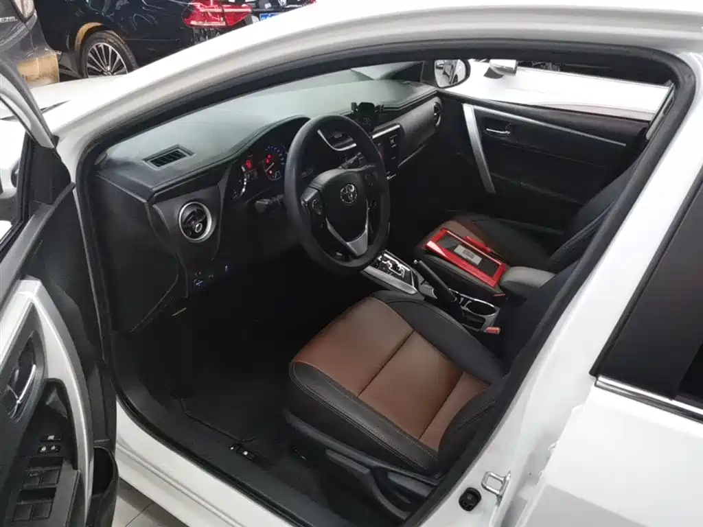 Toyota Corolla 2017 Facelift 1.2T S-CVT GL-i фото 16