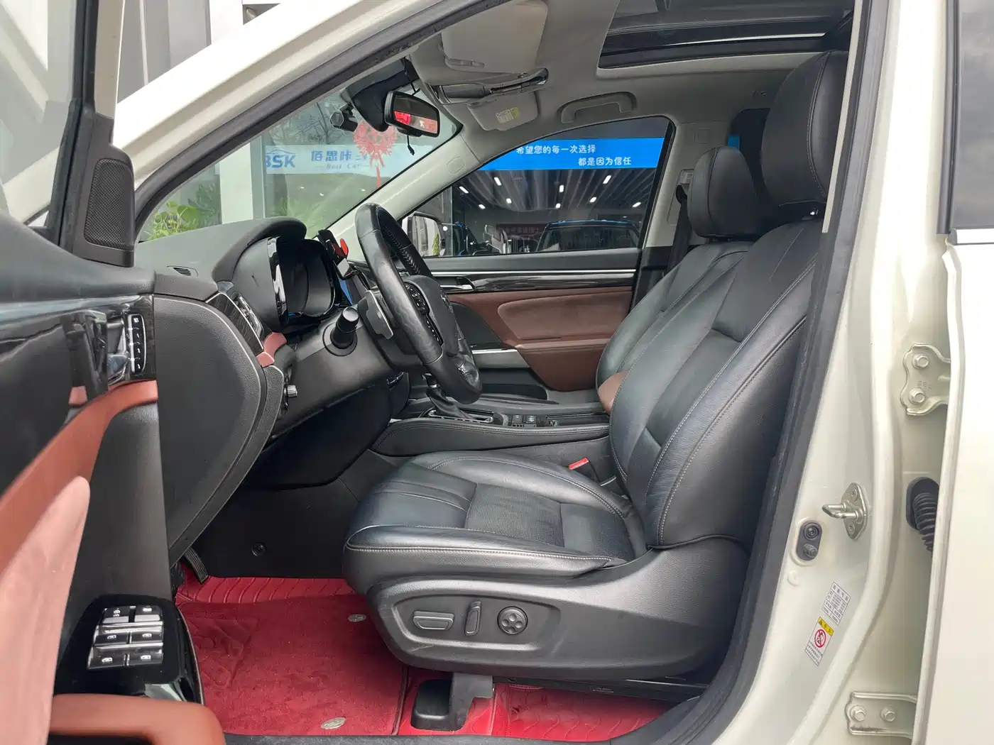 GAC Trumpchi Trumpchi GS8 2017 320T 2WD Luxury Smart Connect (7-seater) фото 4