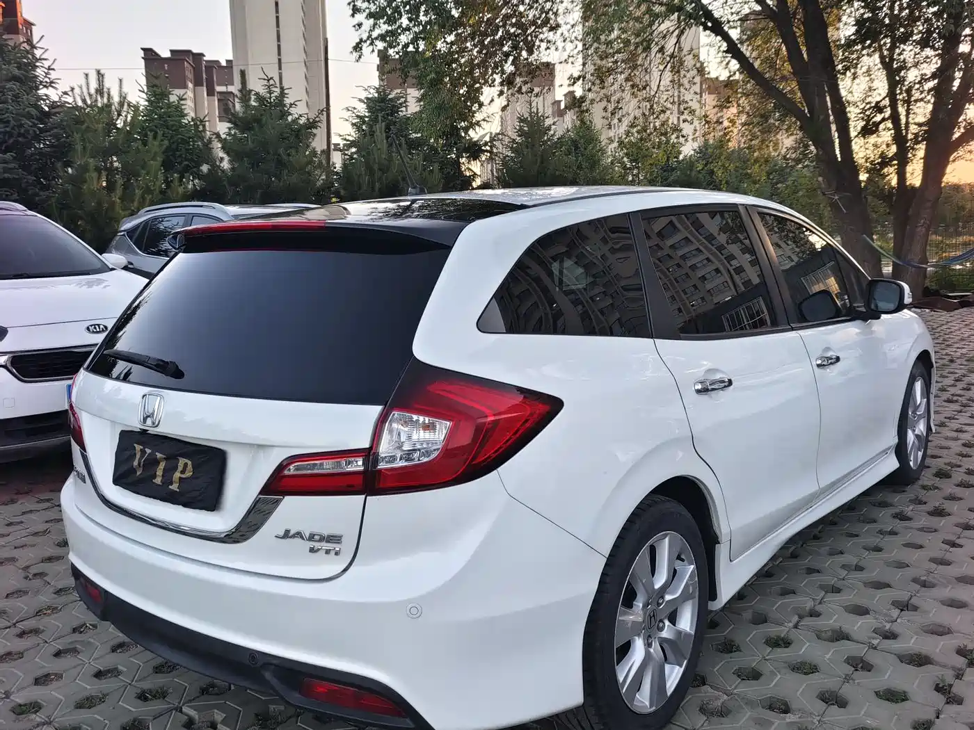 Фото 9 - Honda Jade