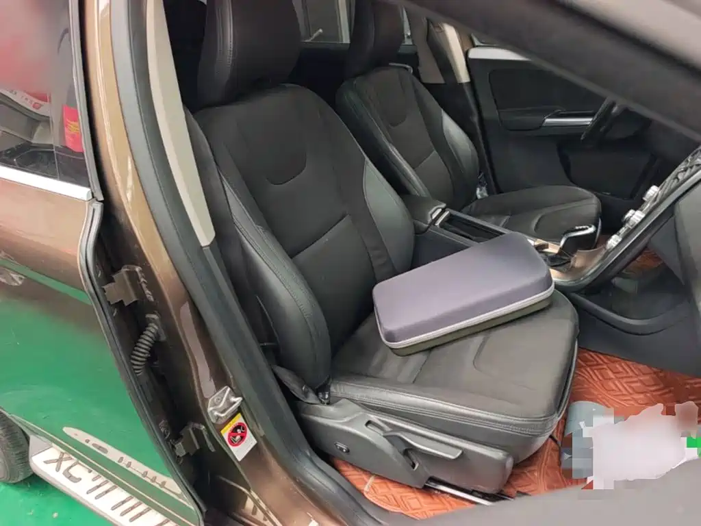 Фото 25 - Volvo XC60
