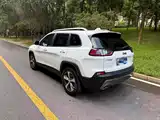 صورة 4 - Jeep Cherokee