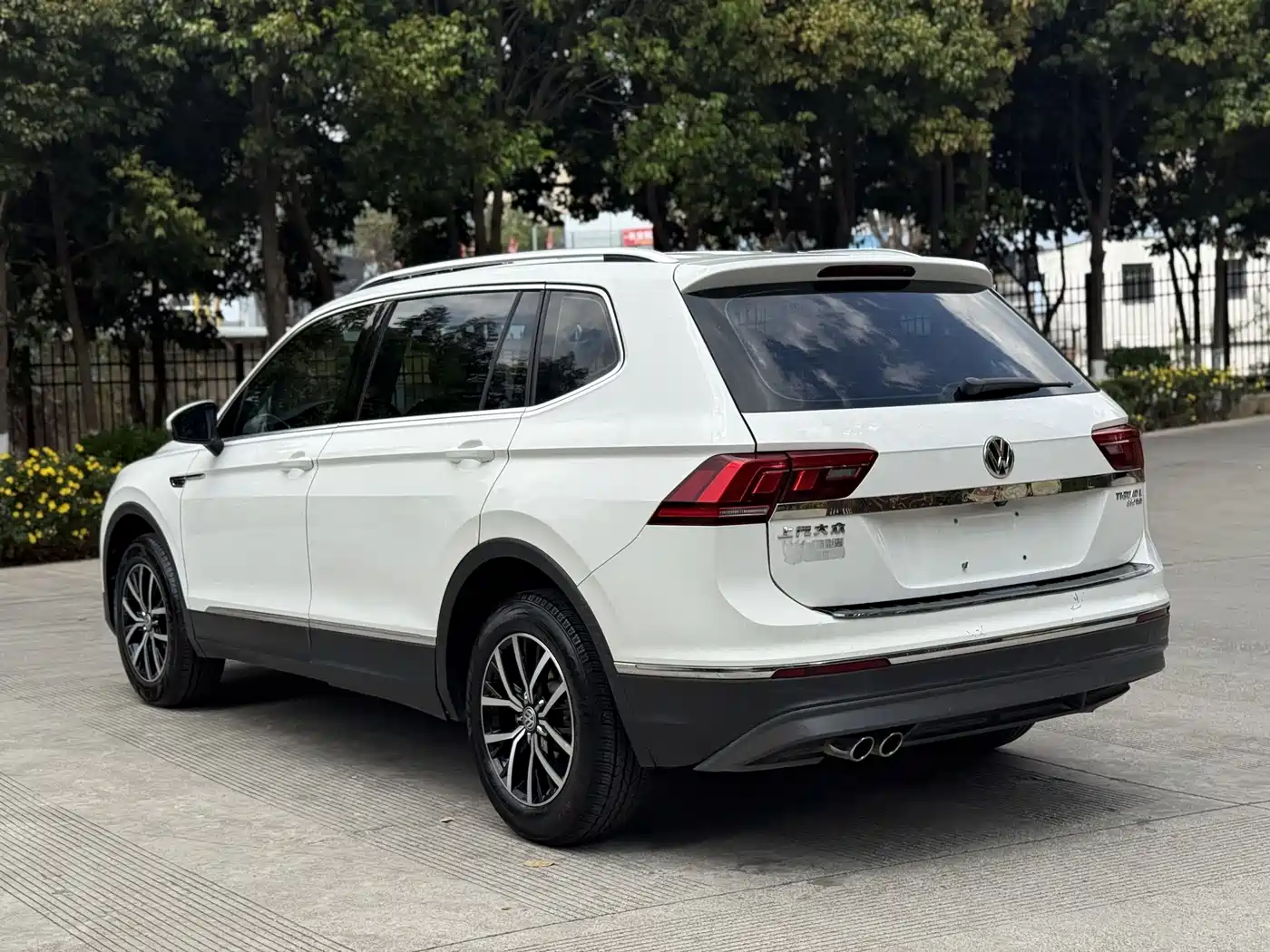 Volkswagen Tiguan L 2018 330TSI Automatic 2WD Comfort Edition фото 17