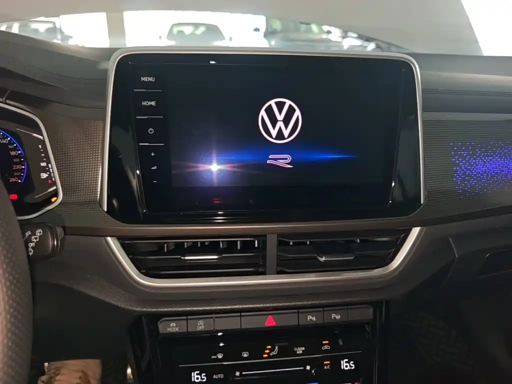 Фото 13 - Volkswagen T-ROC