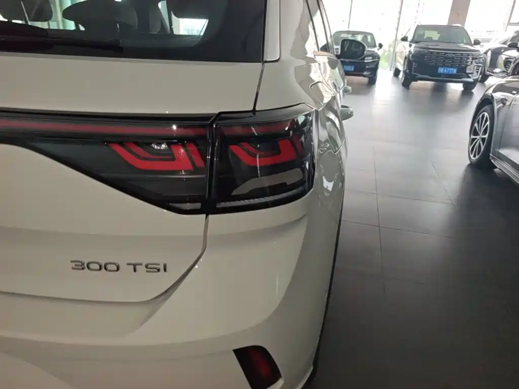 Фото 8 - Volkswagen T-ROC