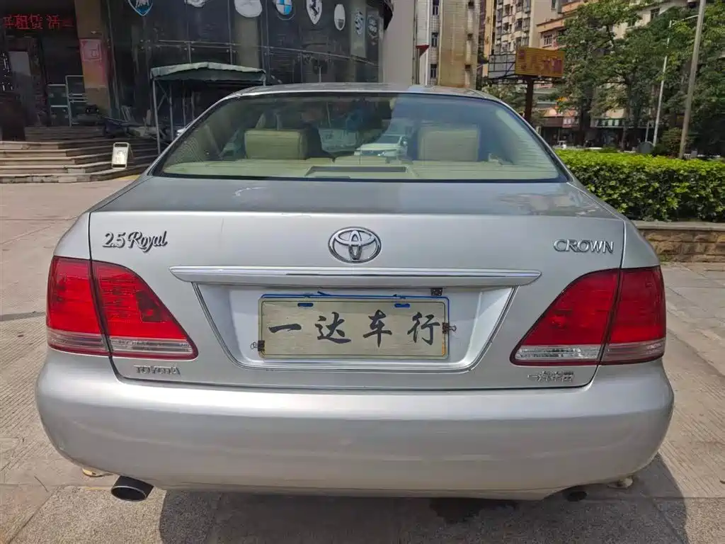 Toyota Crown 2009 2.5L Royal Special Enhanced Edition фото 4