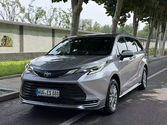 Toyota Sienna 2023