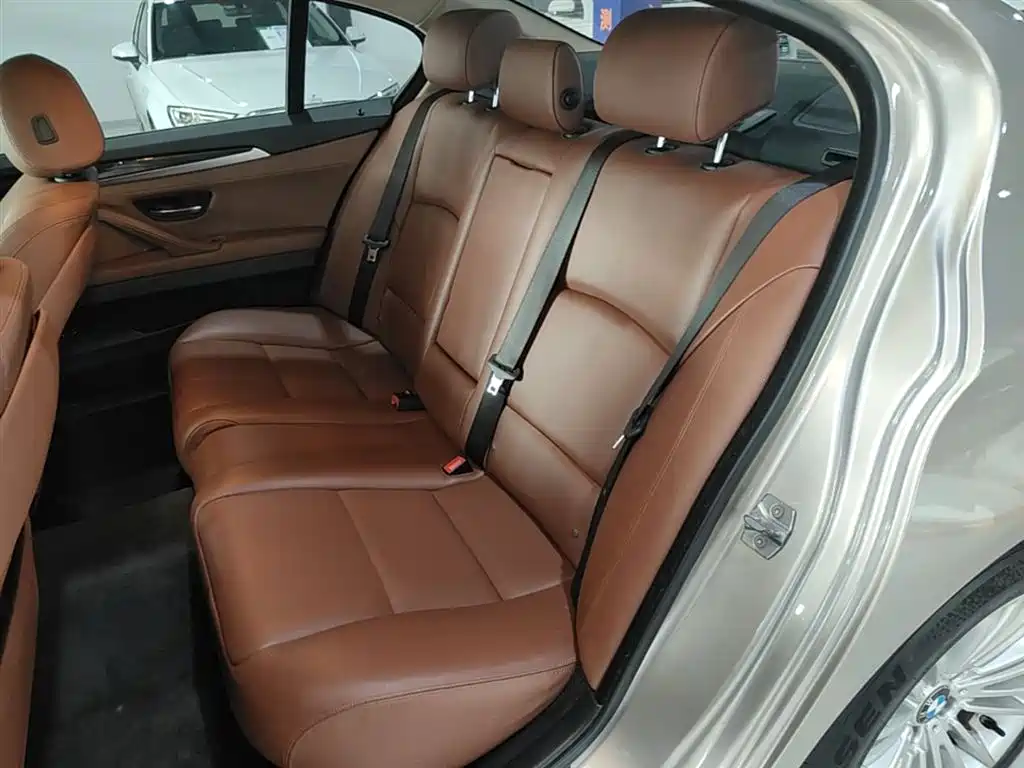 BMW 5 Series 2014 525Li Leading фото 17