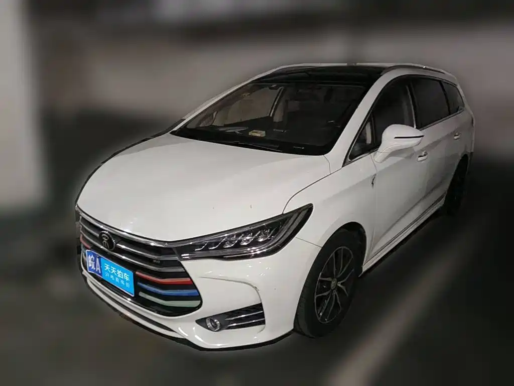 Фото 1 - BYD Song MAX