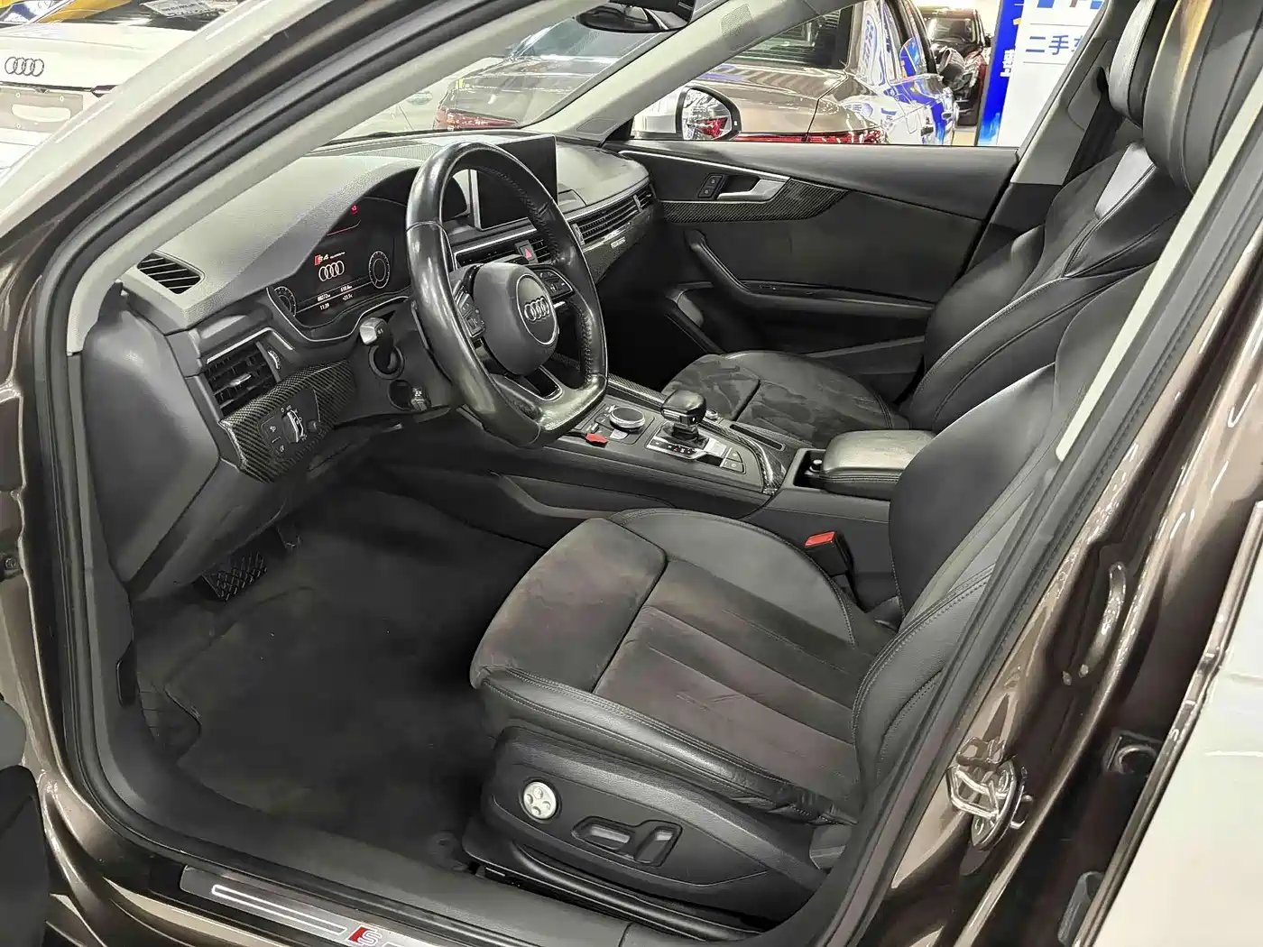 Audi A4L 2017 Model 45 TFSI quattro Sport Version фото 10