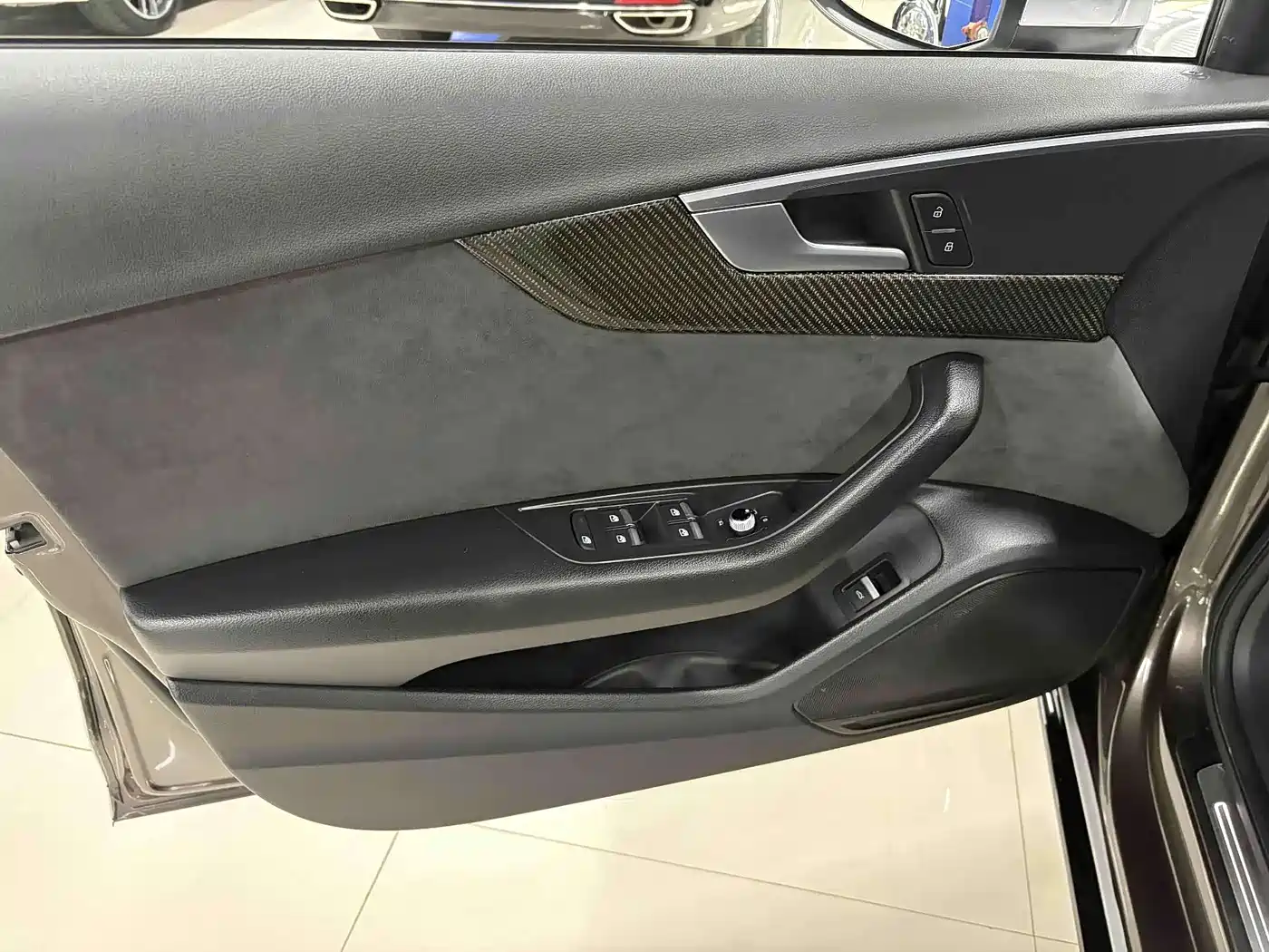Audi A4L 2017 Model 45 TFSI quattro Sport Version фото 18