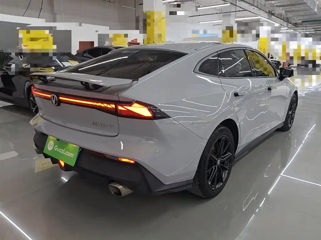 CHANGAN UNI-V