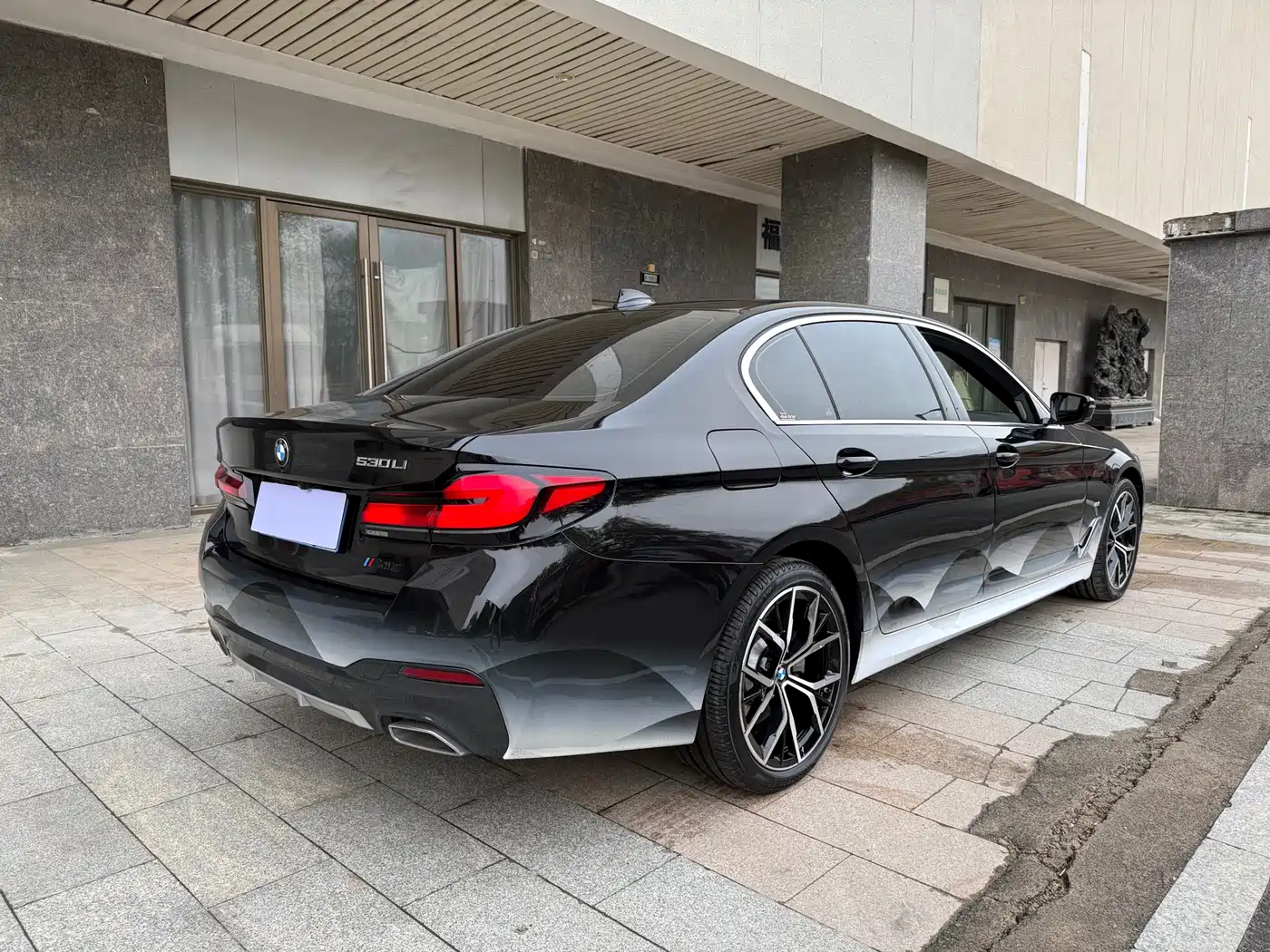 BMW 5 Series 2021 530Li Premium M Sport Package фото 8