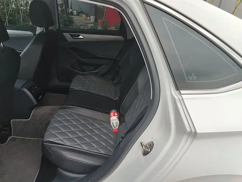 Volkswagen Sagitar 2023 300TSI DSG Surpassing Edition фото 17