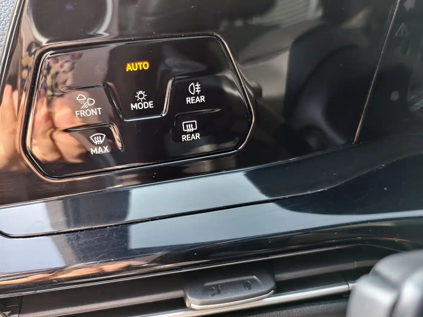 Volkswagen Golf 2023 Model 280TSI DSG R-Line фото 10