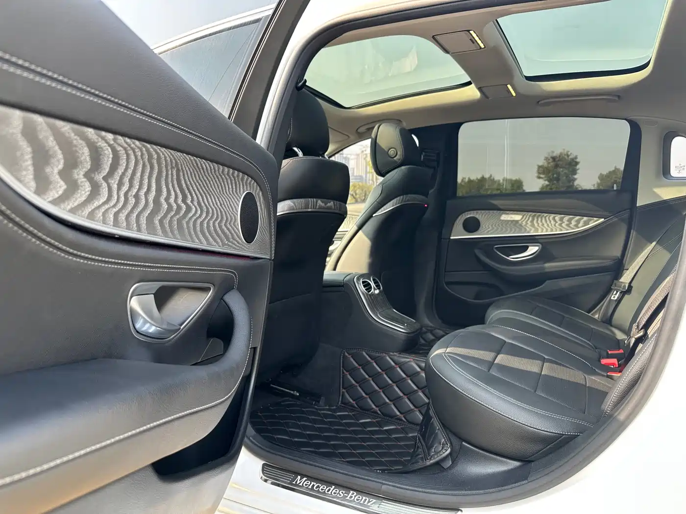 Mercedes-Benz E-Class 2021 E 300 L Sport Fashion фото 9
