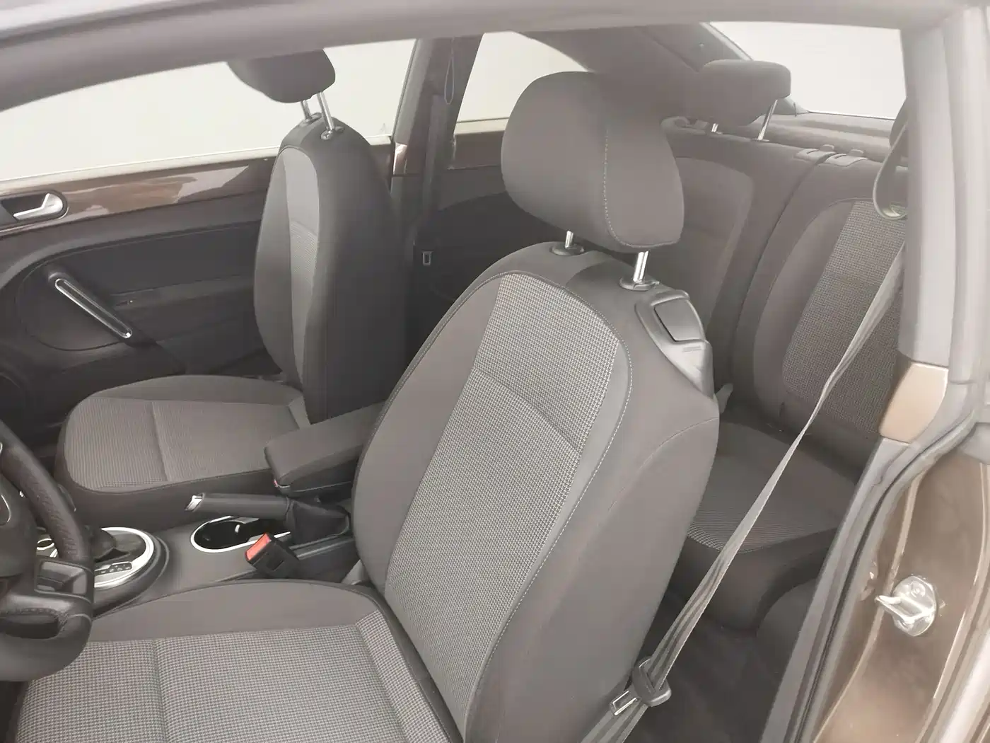 Volkswagen Beetle 2015 180TSI фото 18