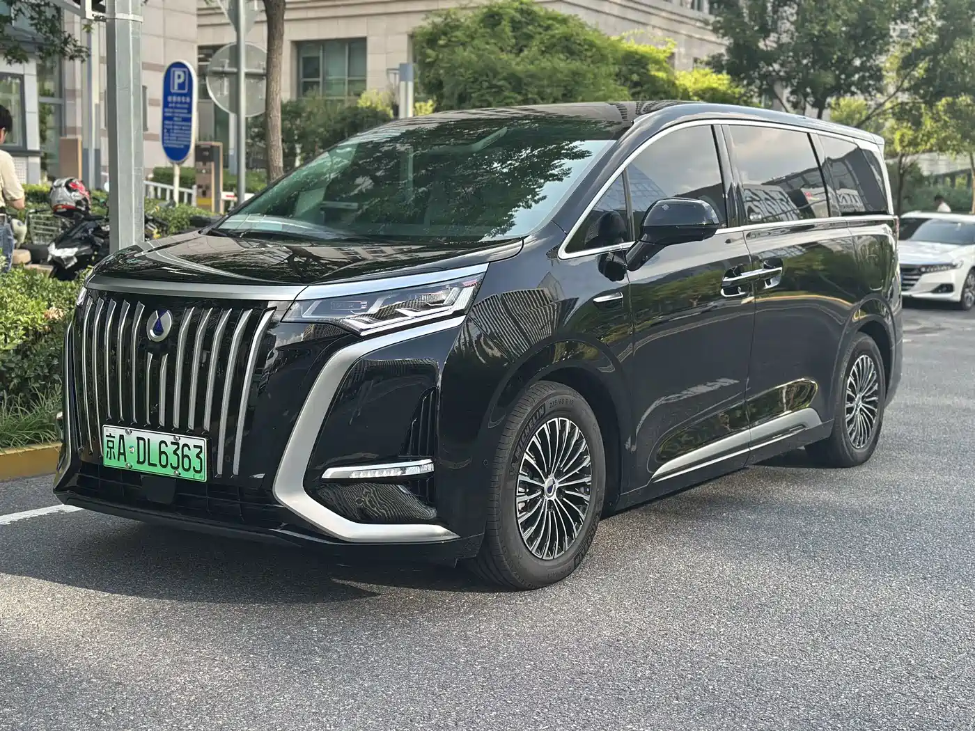 Denza D9 2025 2025 EV Smart Drive Edition 620 Luxury