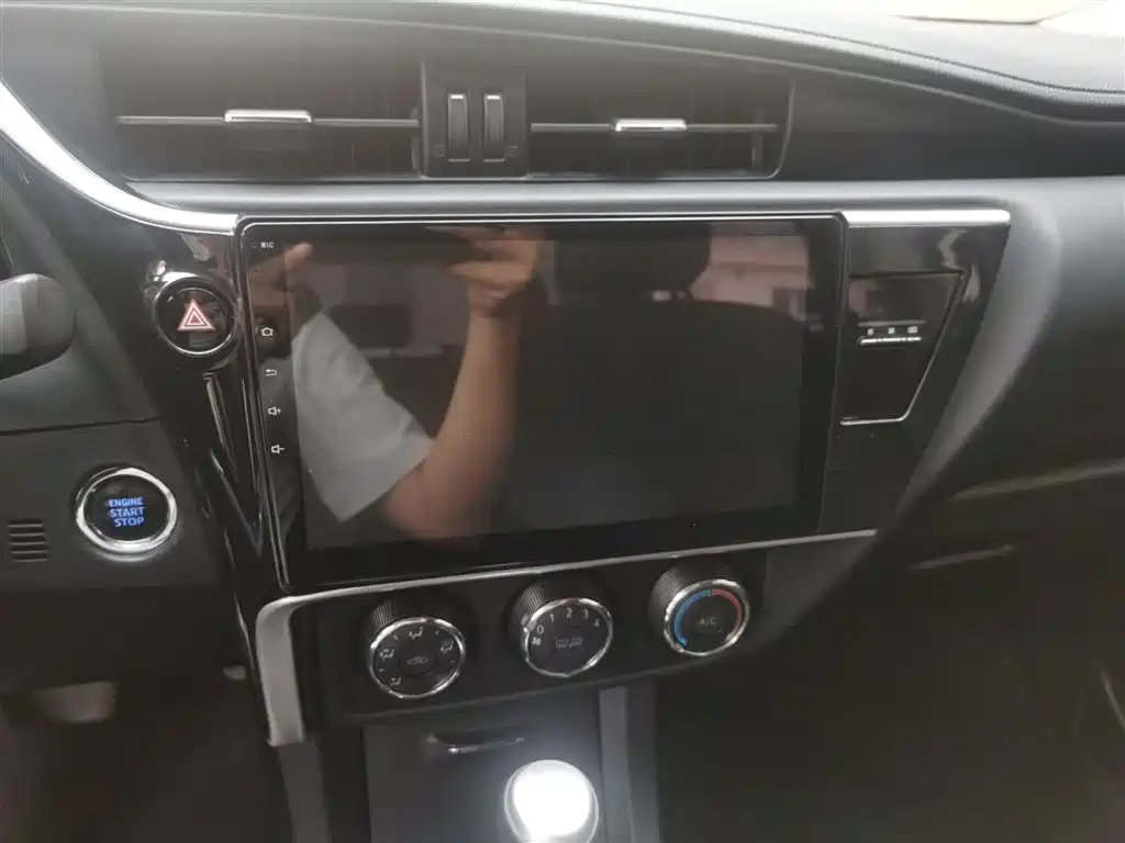 Toyota Corolla 2018 1.2T S-CVT GL Smart Edition фото 12
