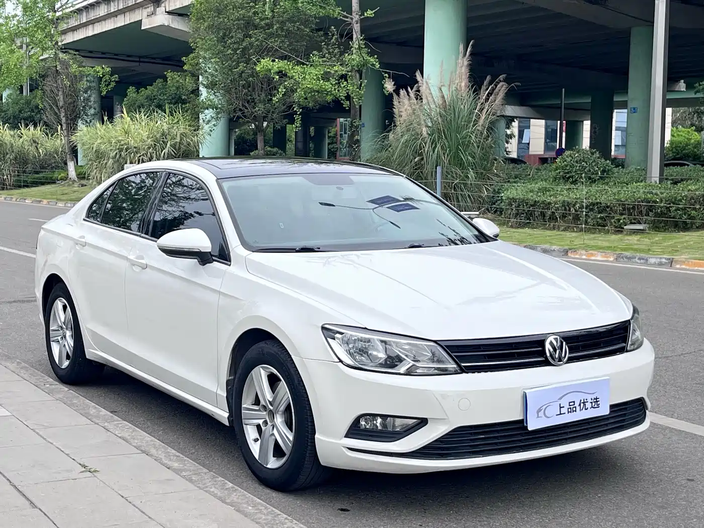 Volkswagen Lamando 2015 230TSI Manual Style Edition фото 3
