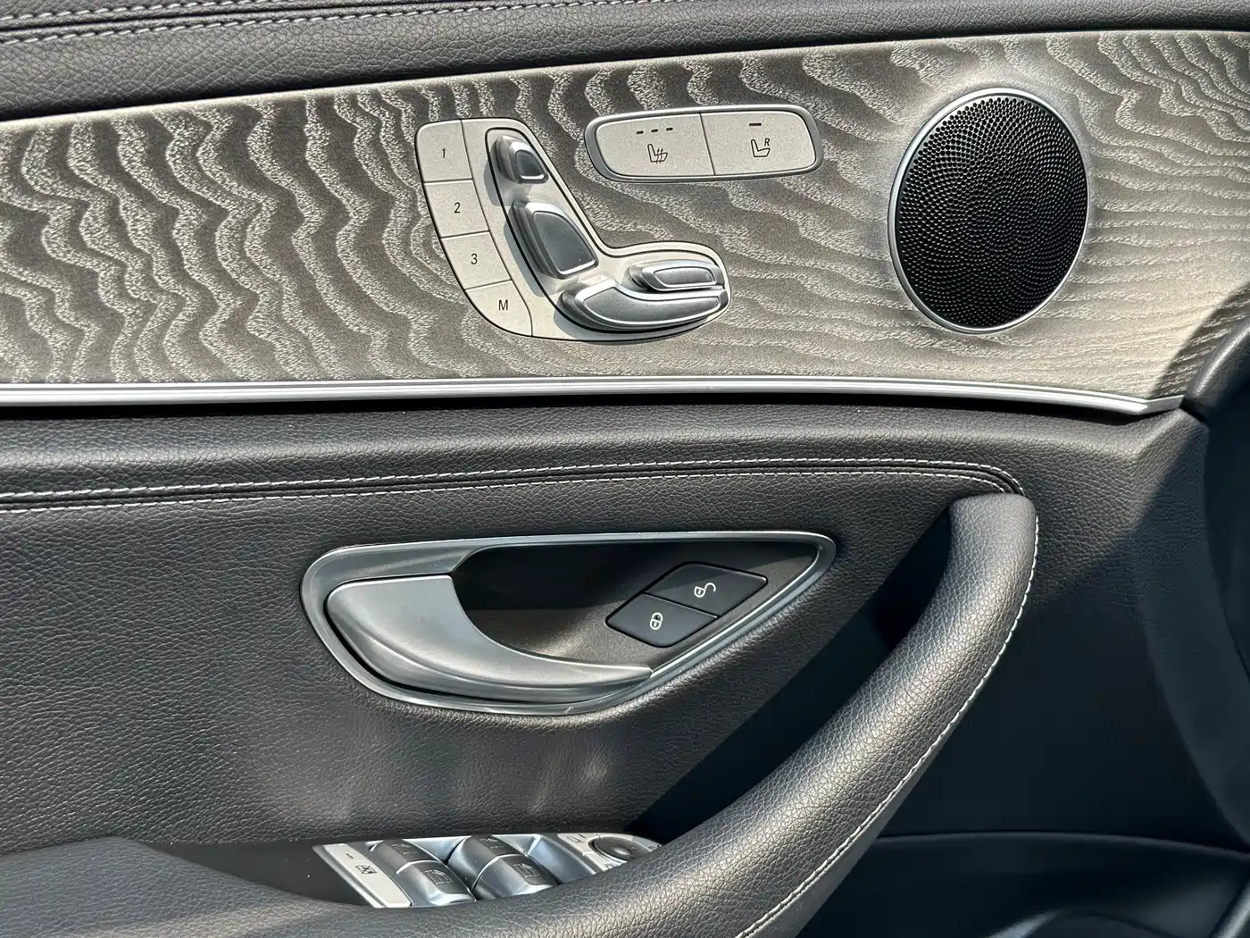Mercedes-Benz E-Class 2021 E 300 L Sport Fashion фото 16