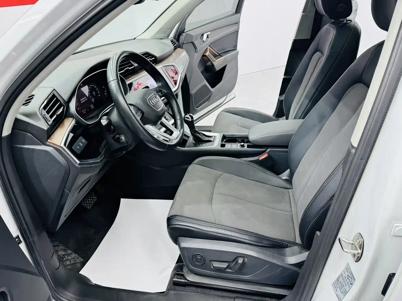 Audi Q3 2021 35 TFSI Fashion Sport фото 4