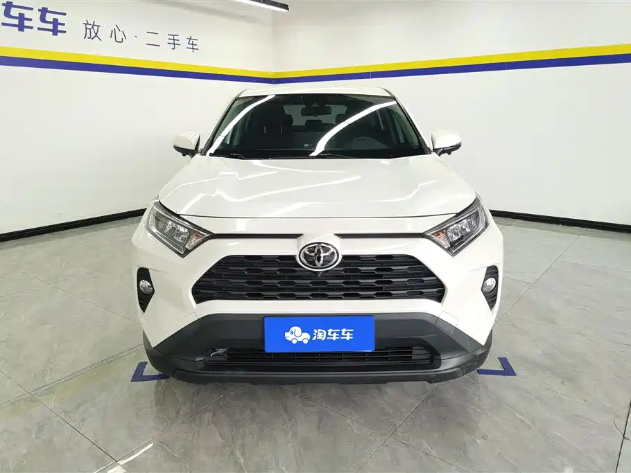 Toyota RAV4 Rongfang 2020 2.0L CVT 2WD Urban Edition фото 2
