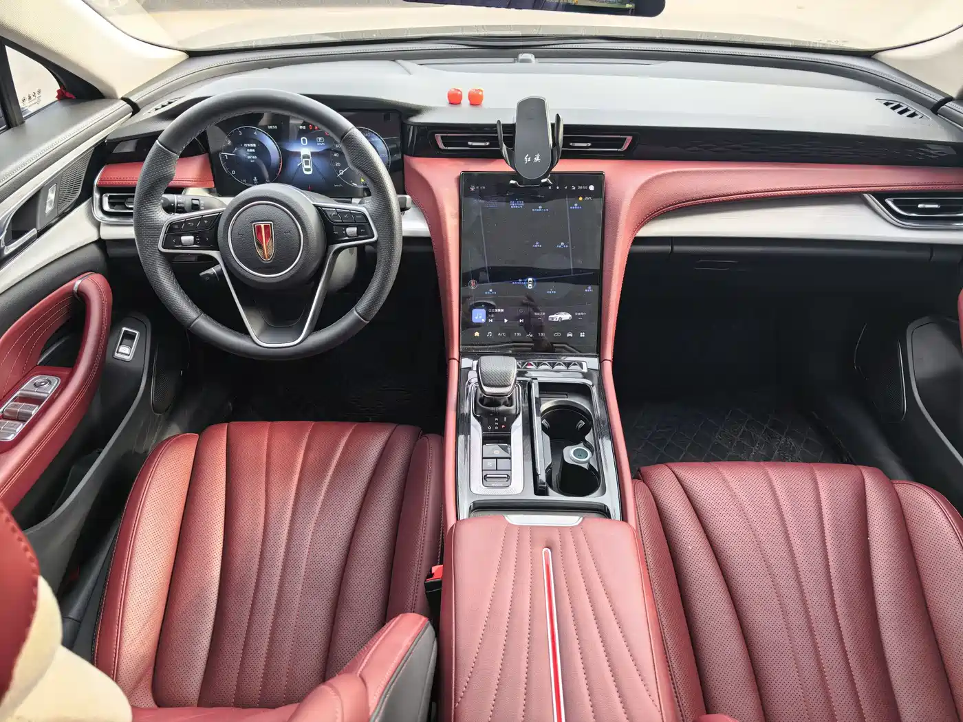 Hongqi H5 2025 2.0T Automatic Flag Celebration 500,000 Units Anniversary Edition фото 7