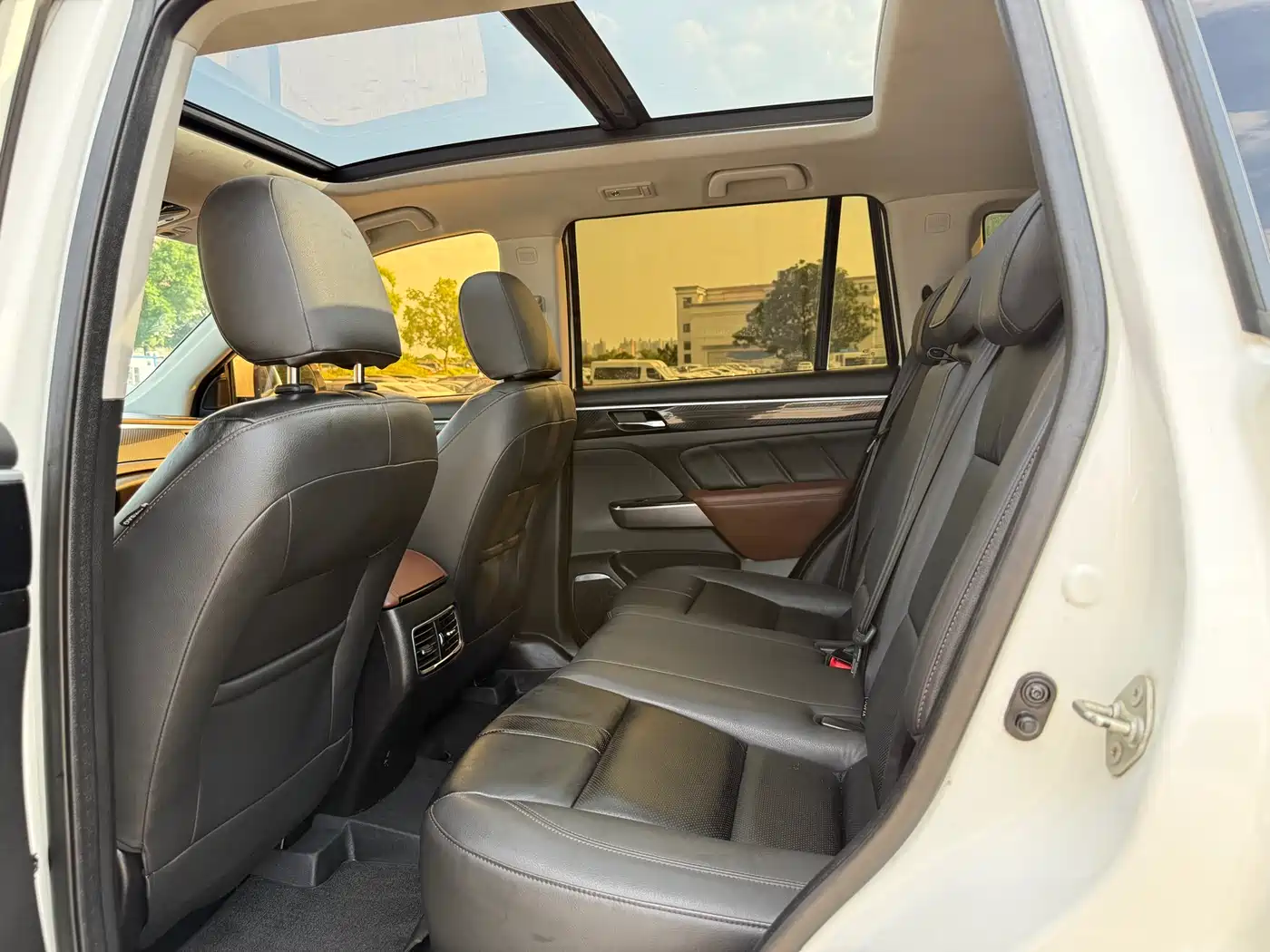GAC Trumpchi Trumpchi GS7 2017 320T 2WD Luxury Smart Connect фото 8