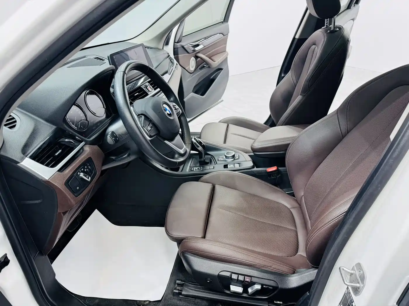 BMW X1 2022 sDrive20Li Fashion фото 4
