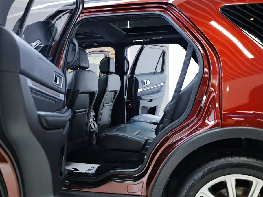 Ford Explorer (Import) 2016 3.5T Platinum Edition фото 30