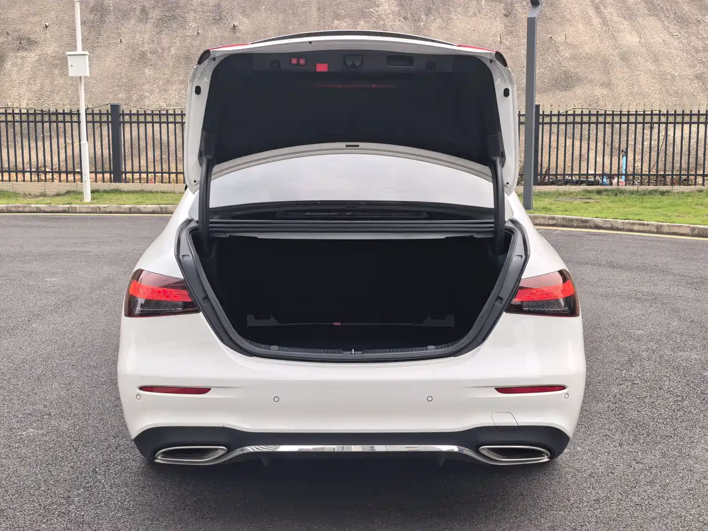 Mercedes-Benz E-Class 2021 Facelift E 300 L Sport Fashion фото 27