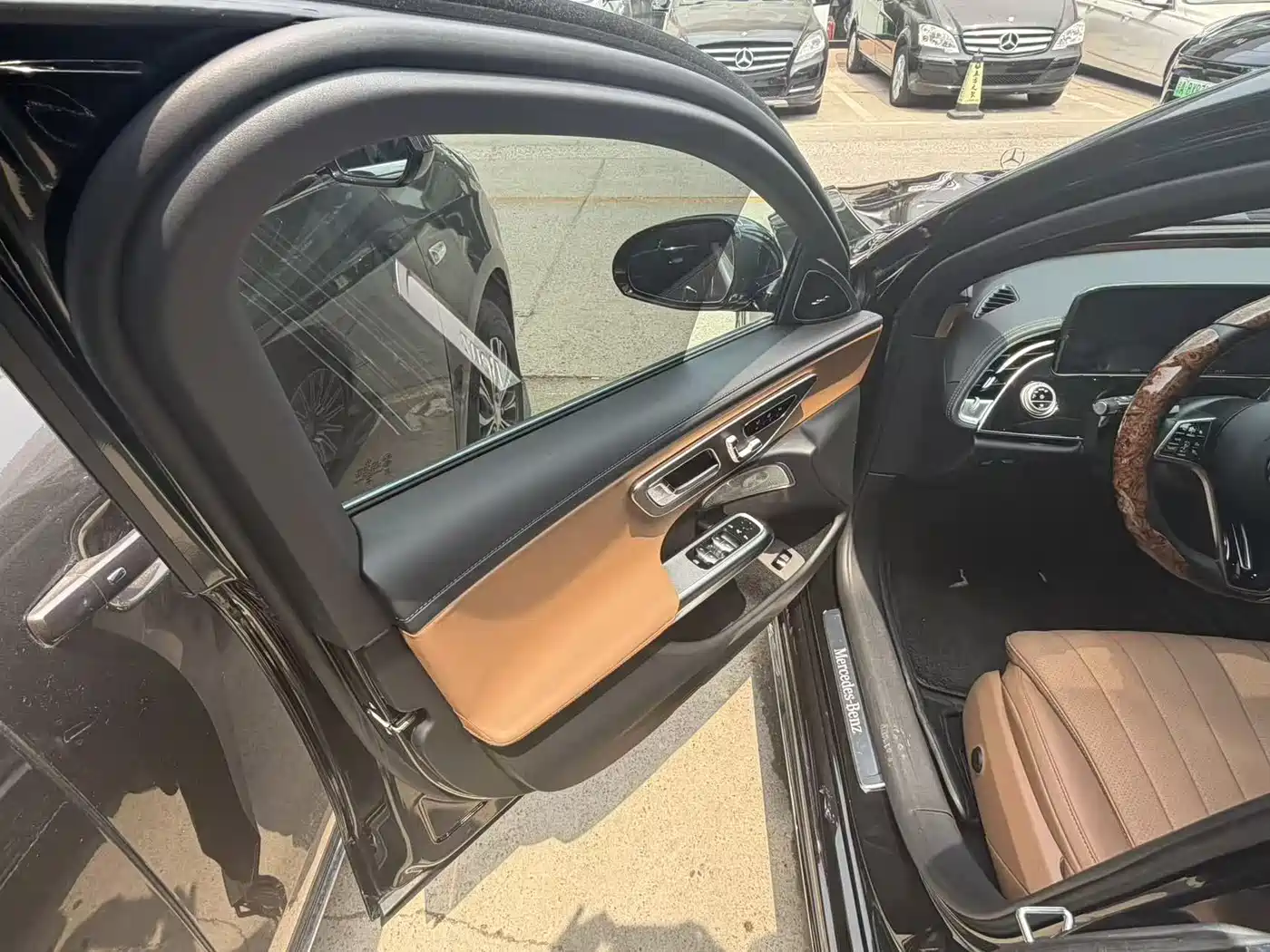 Mercedes-Benz E-Class 2026 E 300 L Luxury фото 10