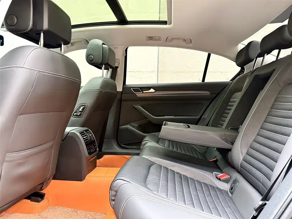 Volkswagen Magotan 2020 330TSI DSG Leading фото 6