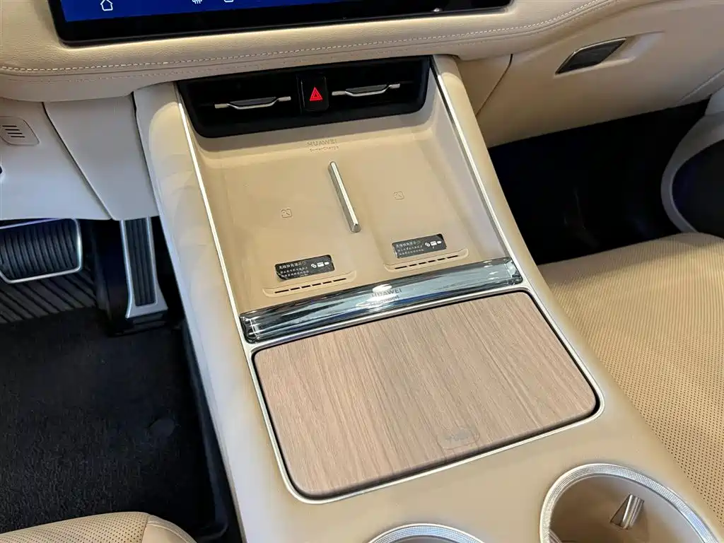 AITO Wenjie AITO M5 2025 Extended Range Ultra AWD фото 19