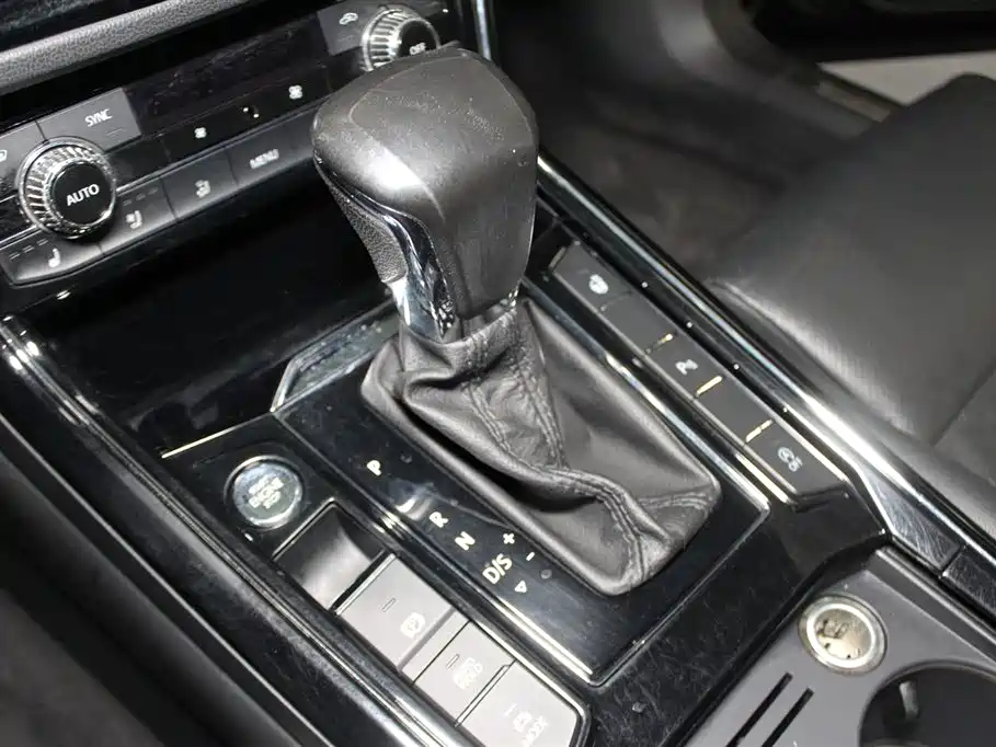 Volkswagen Phideon 2016 380TSI 2WD Ultimate Edition фото 14