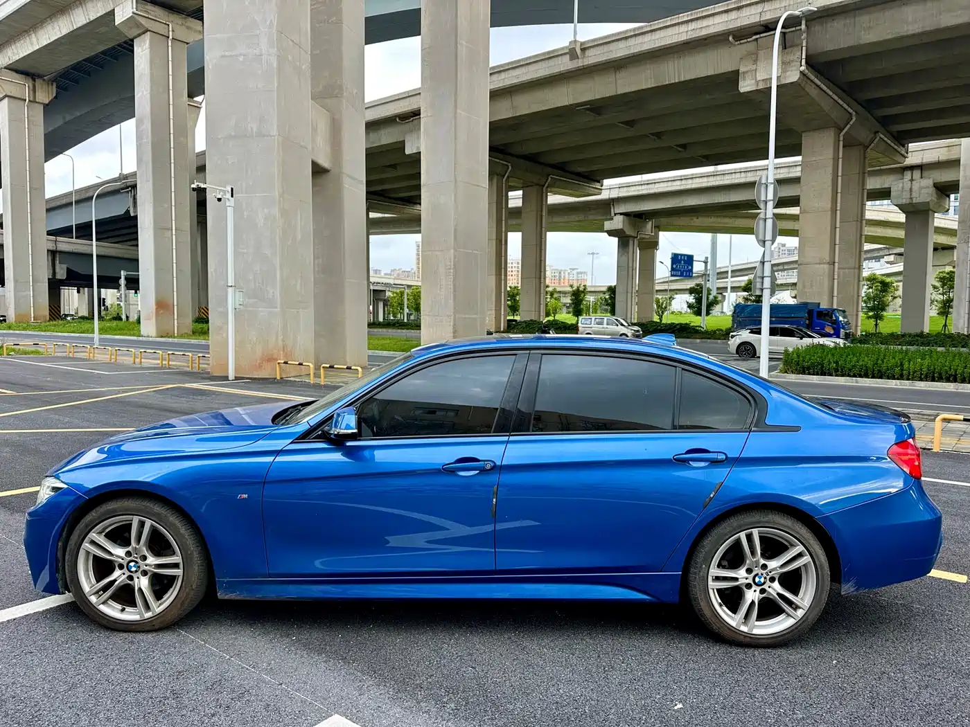 BMW 3 Series 2019 320Li M Luxury Package фото 5