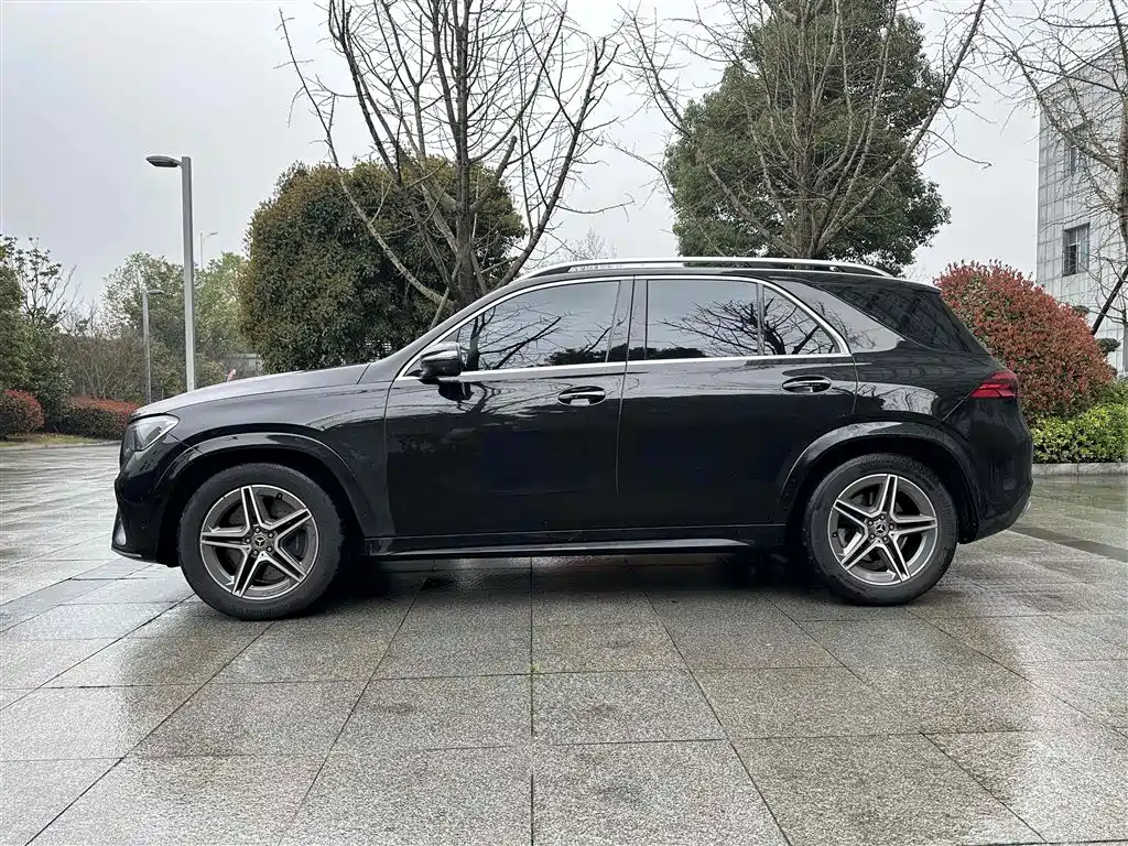 Mercedes-Benz GLE 2024 GLE 450 4MATIC Fashion фото 11