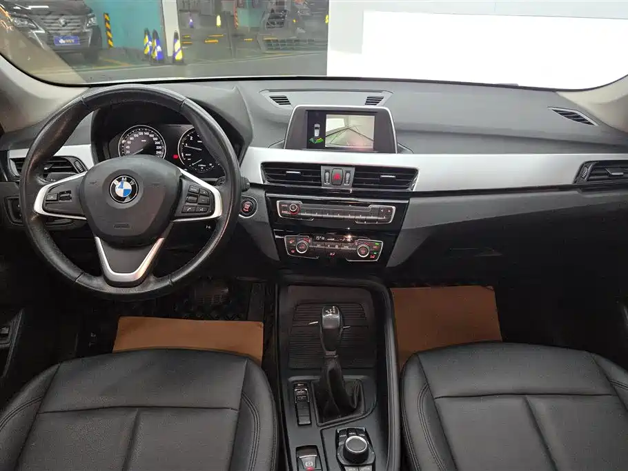 BMW X1 2019 sDrive20Li Leading Model фото 12