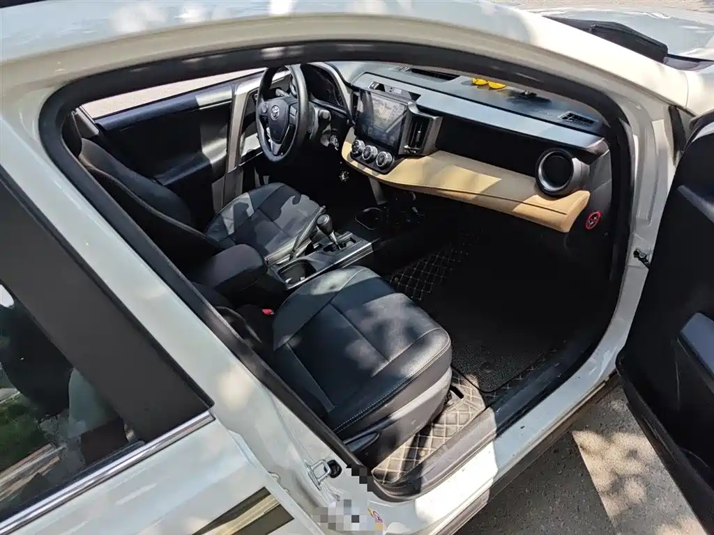 Toyota RAV4 Rongfang 2016 2.0L CVT 2WD Urban (China V) фото 22