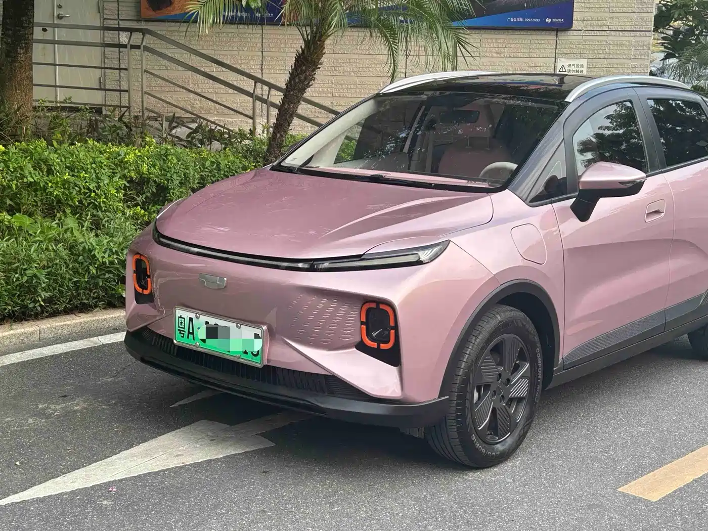 Фото 9 - Geely Geometry E Firefly