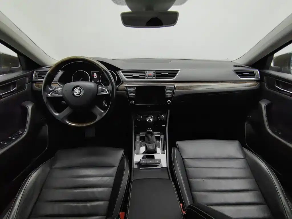 Photo 5 - Škoda Superb