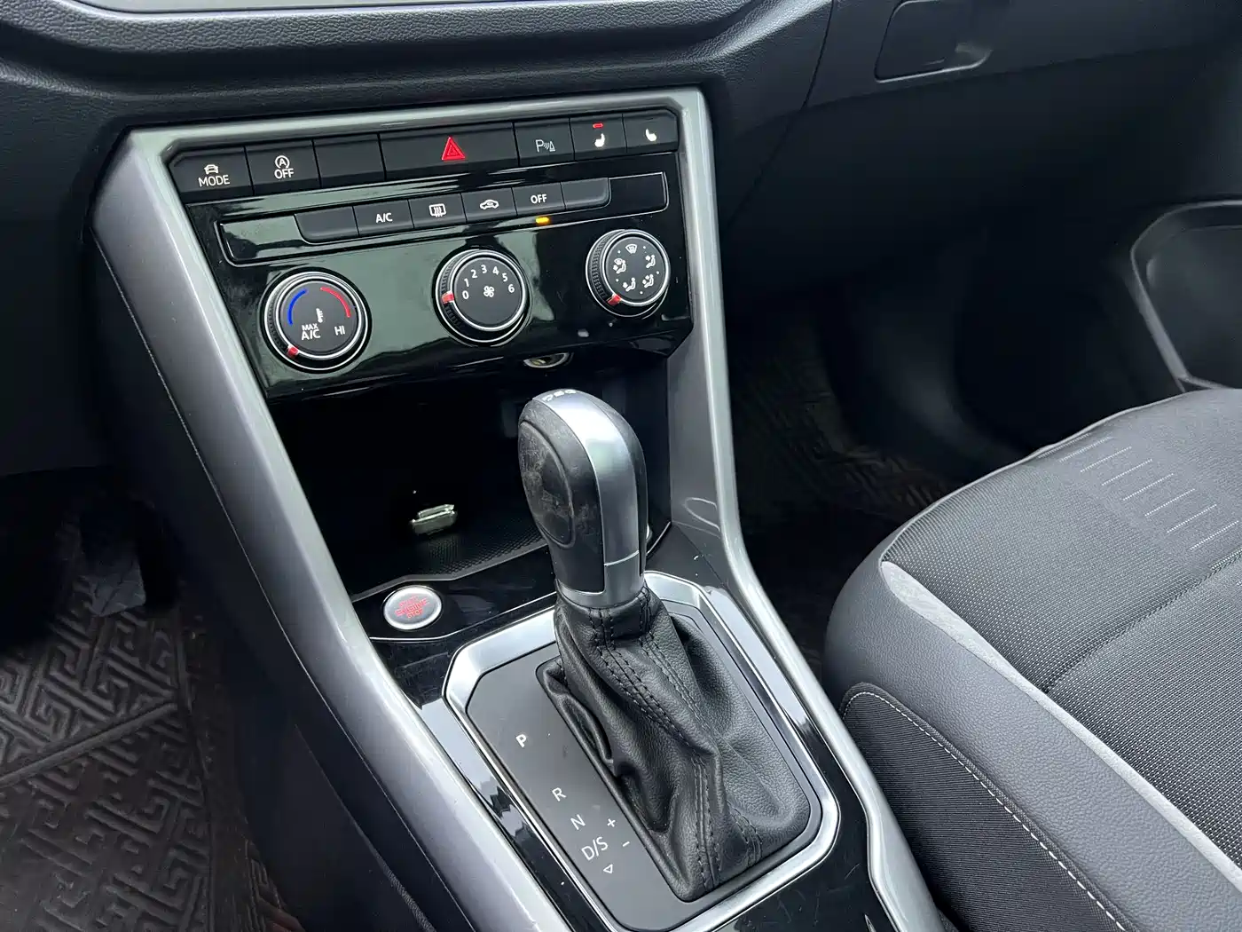 Volkswagen T-ROC 2021 280TSI DSG 2WD Comfort Connected фото 13