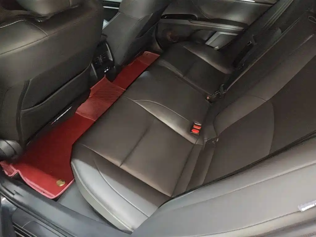 Toyota Camry 2024 Hybrid 2.0HE Elite Edition фото 17