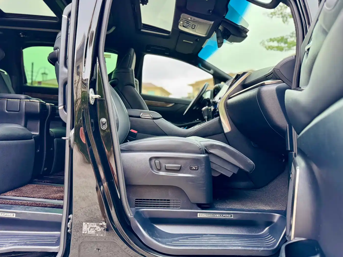 Toyota Vellfire 2023 Crown Hybrid 2.5L HV Premium фото 16