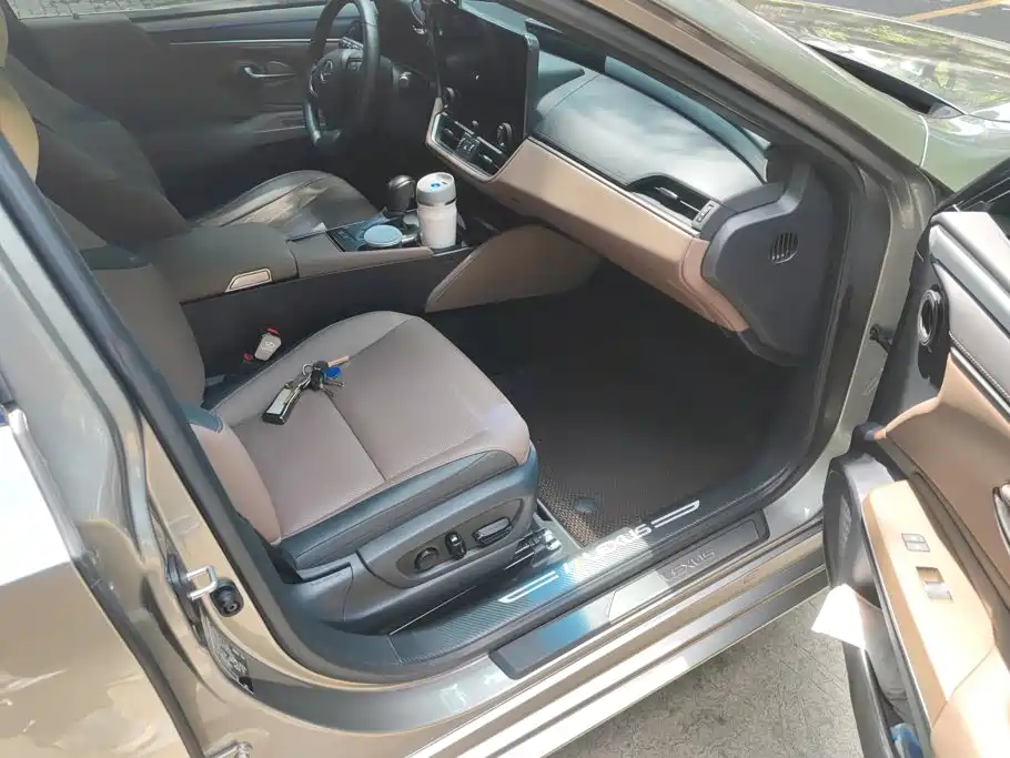 Lexus ES 2025 2025 200 Ultimate Edition