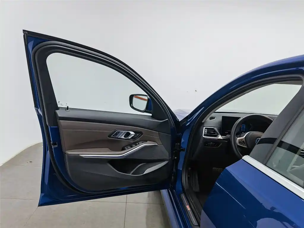 BMW i3 2022 eDrive 35 L фото 8