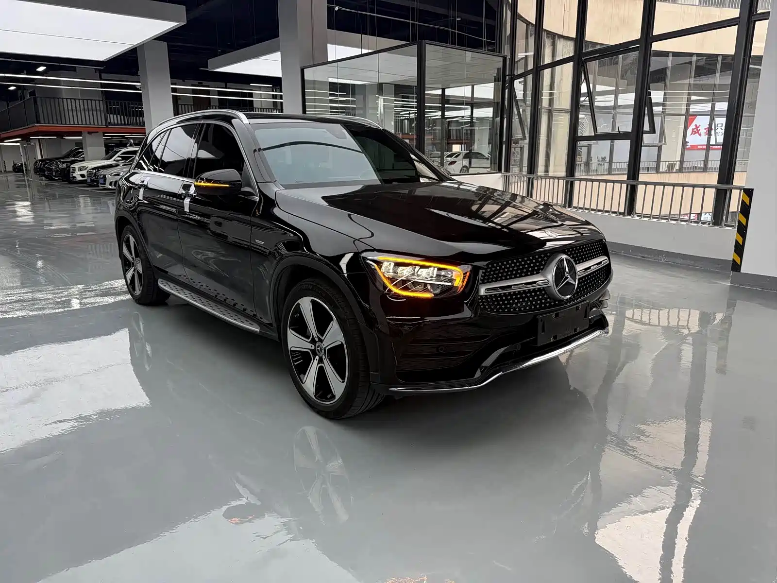 Фото 3 - Mercedes-Benz GLC