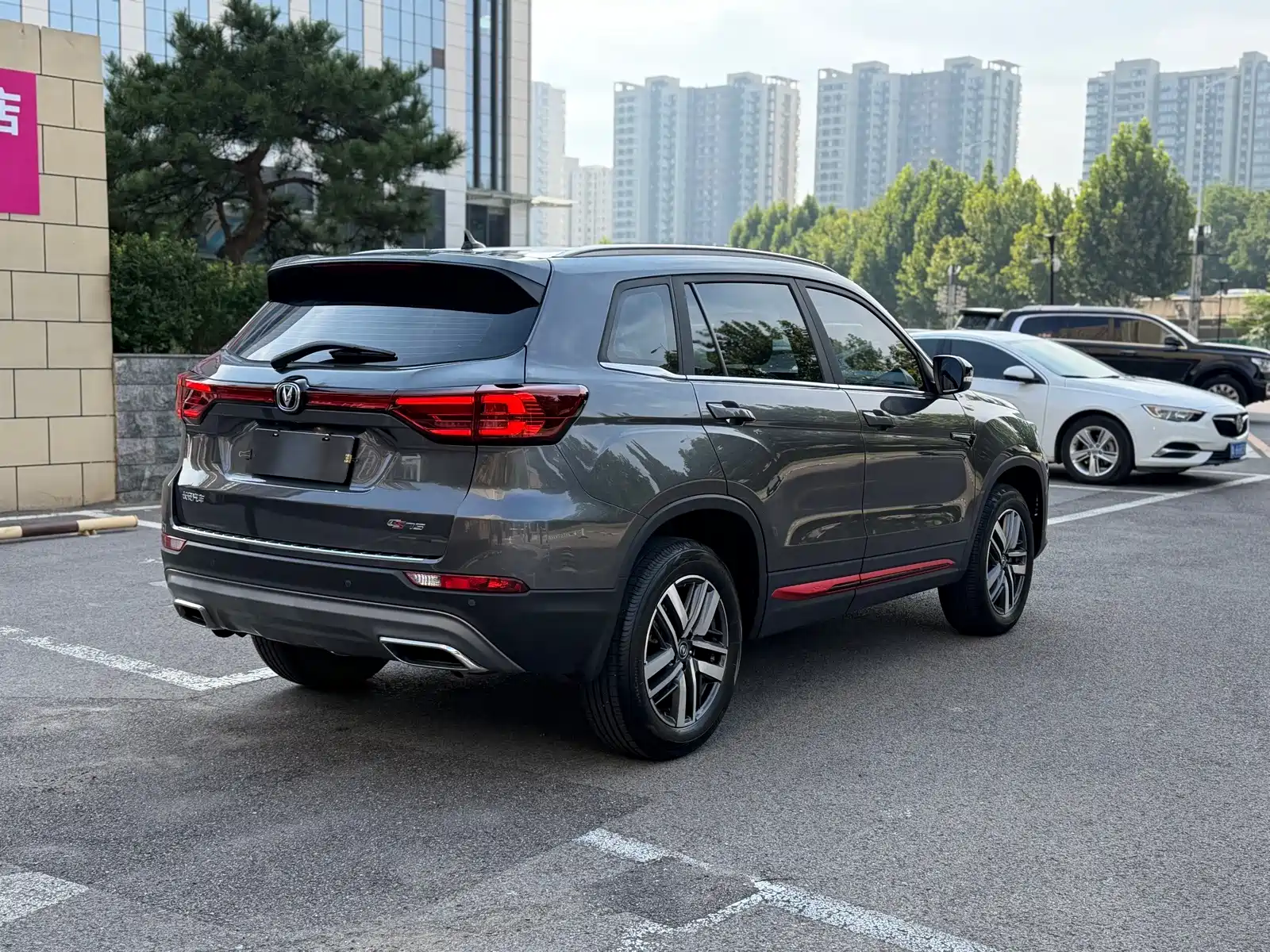 Фото 6 - Changan CS75
